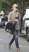 Шарлиз Терон (Charlize Theron) Shopping in West Hollywood March 7 2011 (30xHQ) 8f5f06217259865