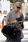 Шарлиз Терон (Charlize Theron) Shopping in West Hollywood March 7 2011 (30xHQ) 65bfb7217260113