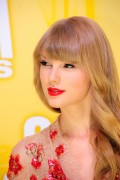 Taylor Swift テイラー・スウィフト