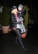 Кристина Агилера (Christina Aguilera) leaving The Barn restaurant in NJ, 01.01. 2012 (11xHQ) 74ea2f221291612