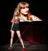 Тейлор Свифт (Taylor Swift) performs Onstage during KIIS FM's 2012, Live, 01.12.12 - 149xHQ Abfd9c223669216