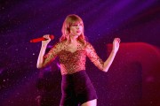 Тейлор Свифт (Taylor Swift) performs Onstage during KIIS FM's 2012, Live, 01.12.12 - 149xHQ 2a4c0e223676493