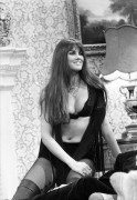 Caroline Munro 1ce560228712603