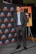Алекс Петтифер (Alex Pettyfer) Visits Planet Hollywood to have a hand print ceremony and promote his new film  I Am Number Four, New York, 02.07.11 - 14xHQ A07f45247629290