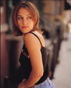 Amy Jo Johnson B54424248765231