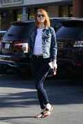 Emma Stone - Gets coffee in Brentwood 04/03/2015