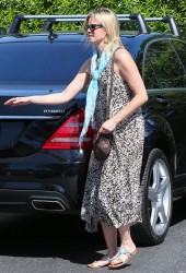 [MQ] Amy Smart - at Bristol Farms in West Hollywood 4/3/15
