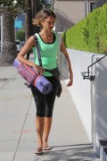 Джессика Альба (Jessica Alba) Going to a yoga class in Los Angeles, 05.04.2015 (27xHQ) 1051a9402720221