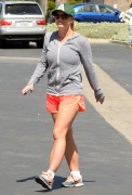 Бритни Спирс (Britney Spears) Goes shopping in Thousand Oaks, 08.04.2015 (38xHQ) 5ff58c402814228