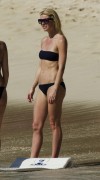 Гвинет Пэлтроу (Gwyneth Paltrow) Bikini on a beach in Barbados, 20.02.2011 (28xHQ) 069086402827533