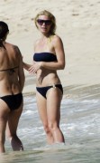 Гвинет Пэлтроу (Gwyneth Paltrow) Bikini on a beach in Barbados, 20.02.2011 (28xHQ) B0d7a0402827365
