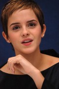Эмма Уотсон (Emma Watson) Harry Potter & the Deathly Hallows London Press Conference, 13.11.2010 - 112xHQ 05c7aa402838475