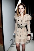 Эмма Уотсон (Emma Watson) Photoshoot for Burberry Spring/Summer 2010 by Mario Testino - 18xHQ 6ed81a402838795