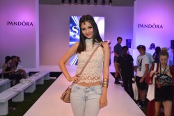 [MQ] Victoria Justice - Siwy Denim fashion show at the PANDORA Jewelry Experience in Palm Springs, CA - 04/10/2015