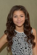 Зендая Коулман (Zendaya Coleman) Posing at a house in Los Angeles, 01.11.2012 (7xНQ) 252579404112136