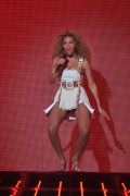 Бейонсе (Beyonce) Performing on X-Factor France (June 28 2011) (53хHQ) 62d86a404113615