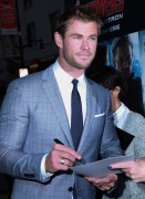 Крис Хемсворт (Chris Hemsworth) 'Avengers Age Of Ultron' Premiere, Dolby Theater, Hollywood, 2015 (105xHQ) 9bb39f404127915