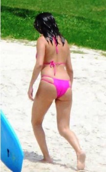 Selena Gomez en la playa