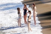 Тейлор Свифт (Taylor Swift) On a beach, Maui, 1.21.2015 (95xHQ) 1cb06e406655493