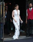 [MQ] Kate Mara -  on the way to the Costume Institute Gala in NY 05/04/2015