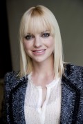 Анна Фэрис (Anna Faris) What's Your Number press conference portraits by Armando Gallo (Los Angeles, September 20, 2011) - 17xHQ E5af6d408354775