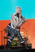 Гвен Стефани (Gwen Stefani) Rock in Rio Day 1 in Las Vegas 08.05.15 C948ae408654805