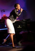 Алисия Кейс (Alicia Keys) MusiCares Person Of The Year Honoring Carole King, Los Angeles Convention Center, 2014 - 35xНQ Eab1af408777177