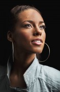 Алисия Кейс (Alicia Keys) Portrait Session for Her Album The Element of Freedom in NY - Dec 17 - 7xHQ C80a14408797650