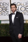 Джейк Джилленхол (Jake Gyllenhaal) 72nd Annual Golden Globe Awards, Los Angeles, Beverly Hills, 2015 - 31xHQ 16dc34410372540