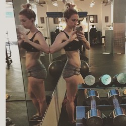Porn with iliza shlesinger nude photos