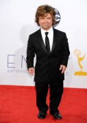 Питер Динклэйдж (Peter Dinklage) 64th Primetime Emmy Awards, Los Angeles, 09.23.2012 (5xHQ) 18bf7f418138536