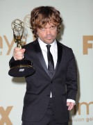 Питер Динклэйдж (Peter Dinklage) 63rd Primetime Emmy Awards - Pressroom, Los Angeles, 09.18.2011 (19xHQ) A62b08418134669