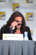Джейсон Момоа (Jason Momoa) Game Of Thrones Panel during 2011 Comic-Con International, 07.21.2011 (10xHQ) Fb9a70418154786