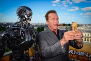 Арнольд Шварценеггер (Arnold Schwarzenegger) Terminator Genisys France Photocall June 19, 2015 06372d418459193