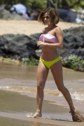 Люси Хейл (Lucy Hale) With Her Boyfriend Wearing A Bikini On The Beach In Hawaii, 30.06.2015 (30xHQ) 0e8367420660336