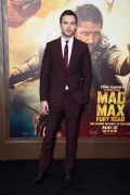 Николас Холт (Nicholas Hoult) Mad Max Fury Road Premiere, 2015 (95xHQ) 0973aa422500726