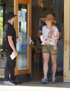 Бритни Спирс (Britney Spears) Spotted In Calabasas, 03.07.2015 (48xHQ) 28a281423009939