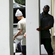 Justin Bieber - Leaving a beautician building in LA 07/22/2015