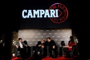 Бенисио Дель Торо (Benicio Del Toro) The Red Affair, Campari Calendar 2011 Press Conference (21 October 2010) (29xHQ) D5e087429772924