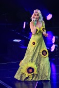 Кэти Перри (Katy Perry) performing on tour in Shanghai, 21.04.2015 (42xHQ) Bfcc9a431457587