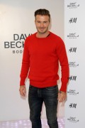Дэвид Бекхэм (David Beckham) launch of his new Bodywear range at the H&M Times Square (New York, February 1, 2014) - 238xHQ 8c7e5e431469545