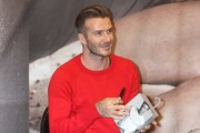 Дэвид Бекхэм (David Beckham) launch of his new Bodywear range at the H&M Times Square (New York, February 1, 2014) - 238xHQ 96cf0b431469691