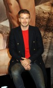 Дэвид Бекхэм (David Beckham) launch of his new Bodywear range at the H&M Times Square (New York, February 1, 2014) - 238xHQ B0a8e3431468592