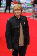 Руперт Гринт (Rupert Grint) Premiere of 'Postman Pat' at Odeon West End in London (May 11, 2014) (61xHQ) 064bef432973876