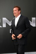 Арнольд Шварценеггер (Arnold Schwarzenegger) Terminator Genisys Premiere at the Dolby Theater (Hollywood, June 28, 2015) - 332xHQ 1eaed7432978591