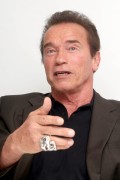 Арнольд Шварценеггер (Arnold Schwarzenegger) Terminator Genisys press conference portraits by Munawar Hosain (Los Angeles, June 26, 2015) (32xHQ) 2805bc432974394