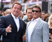 Арнольд Шварценеггер (Arnold Schwarzenegger) Terminator Genisys Premiere at the Dolby Theater (Hollywood, June 28, 2015) - 332xHQ 3aa081432979238