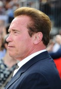 Арнольд Шварценеггер (Arnold Schwarzenegger) Terminator Genisys Premiere at the Dolby Theater (Hollywood, June 28, 2015) - 332xHQ 5a5508432979358