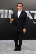 Арнольд Шварценеггер (Arnold Schwarzenegger) Terminator Genisys Premiere at the Dolby Theater (Hollywood, June 28, 2015) - 332xHQ 6106d1432979085