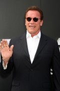 Арнольд Шварценеггер (Arnold Schwarzenegger) Terminator Genisys Premiere at the Dolby Theater (Hollywood, June 28, 2015) - 332xHQ 705a33432978512